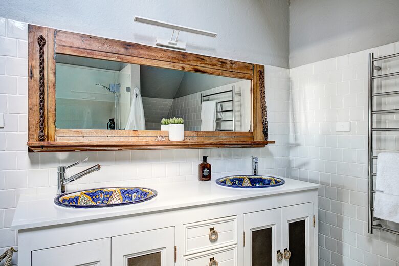 Seaside Sanctuary with Direct Beach Access & Panoramic Ocean Views - Forresters Beach, Australia