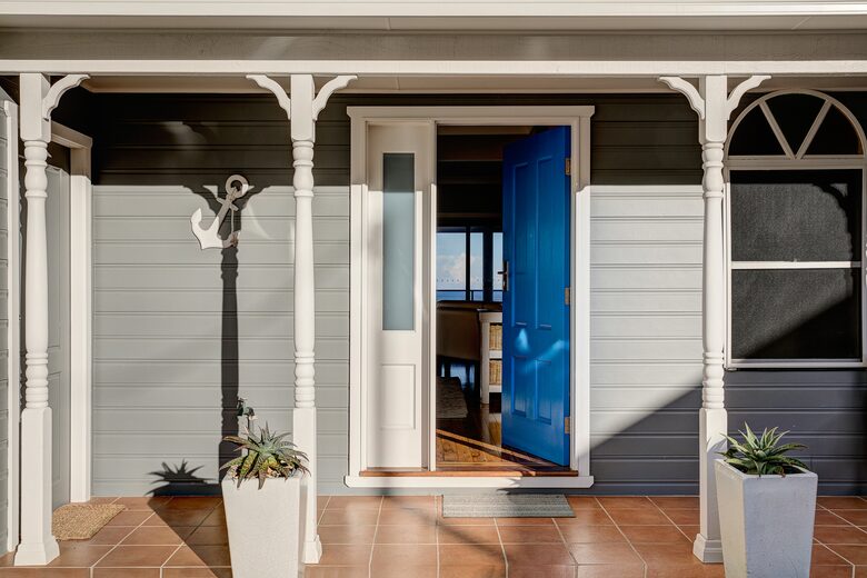 Seaside Sanctuary with Direct Beach Access & Panoramic Ocean Views - Forresters Beach, Australia