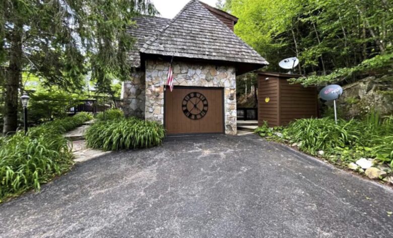 A Spacious and Scenic Getaway on Snowshoe Mountain - Snowshoe, West Virginia