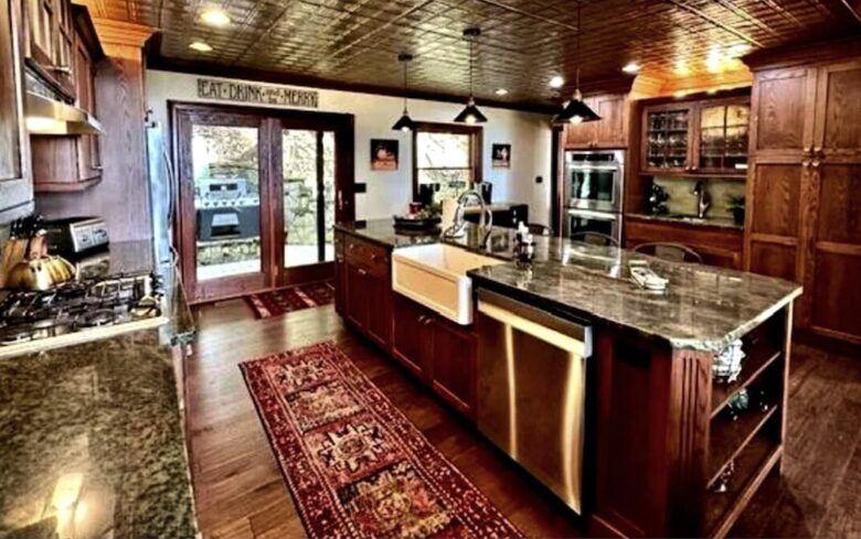 A Spacious and Scenic Getaway on Snowshoe Mountain - Snowshoe, West Virginia