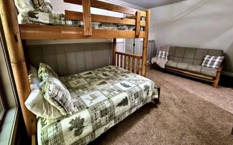 A Spacious and Scenic Getaway on Snowshoe Mountain - Snowshoe, West Virginia