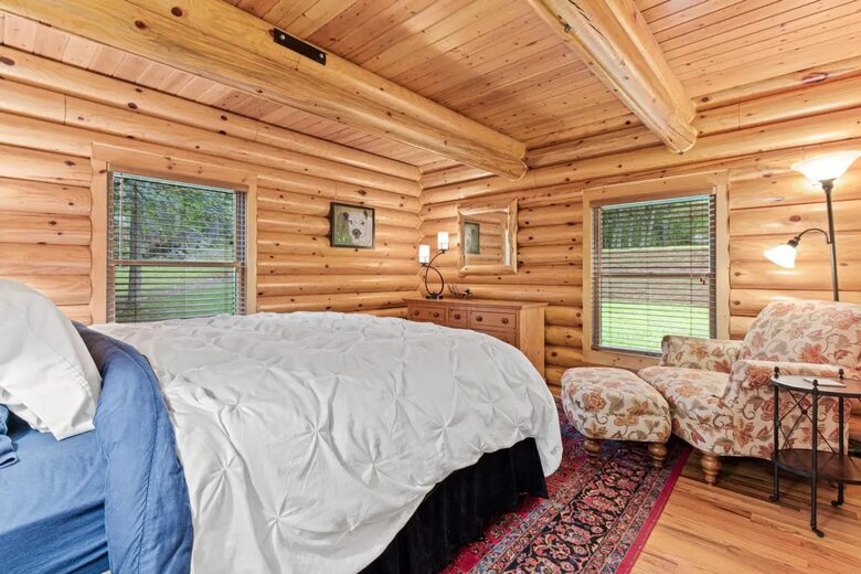 Elegant Lakefront Escape on the Shores of Gilmore Lake - Minong, Wisconsin