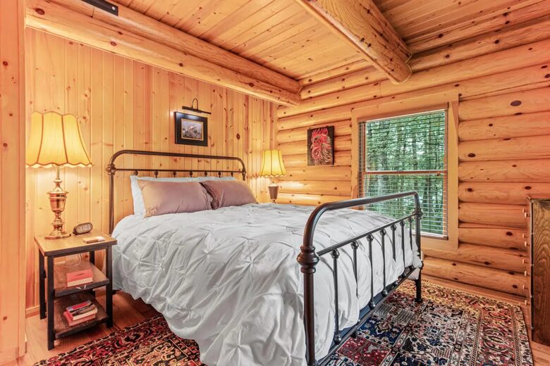 Elegant Lakefront Escape on the Shores of Gilmore Lake - Minong, Wisconsin