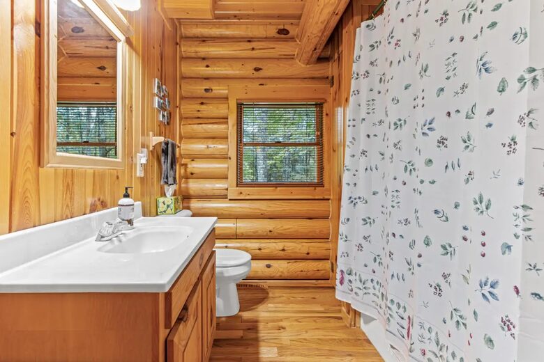 Elegant Lakefront Escape on the Shores of Gilmore Lake - Minong, Wisconsin