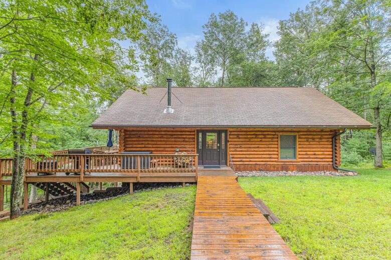 Elegant Lakefront Escape on the Shores of Gilmore Lake - Minong, Wisconsin