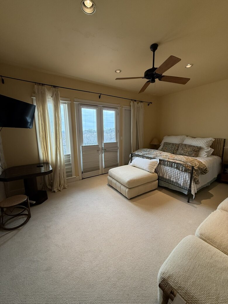 An Oasis of Style and Comfort on Lake Travis - Lago Vista, Texas