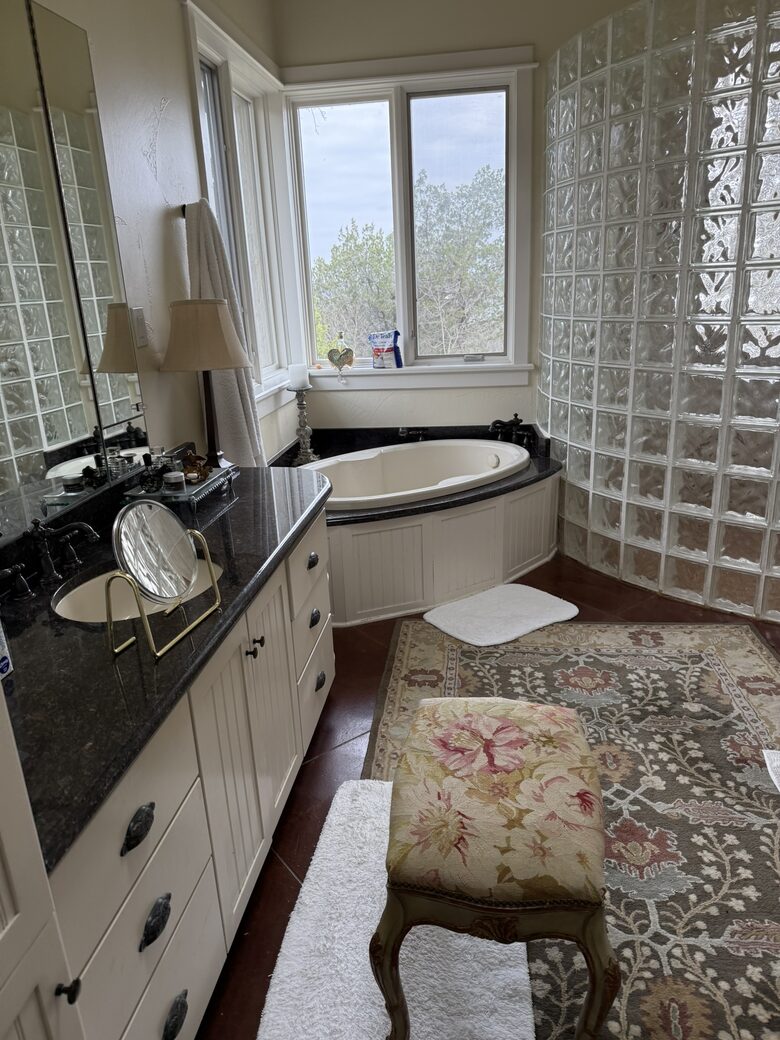 An Oasis of Style and Comfort on Lake Travis - Lago Vista, Texas