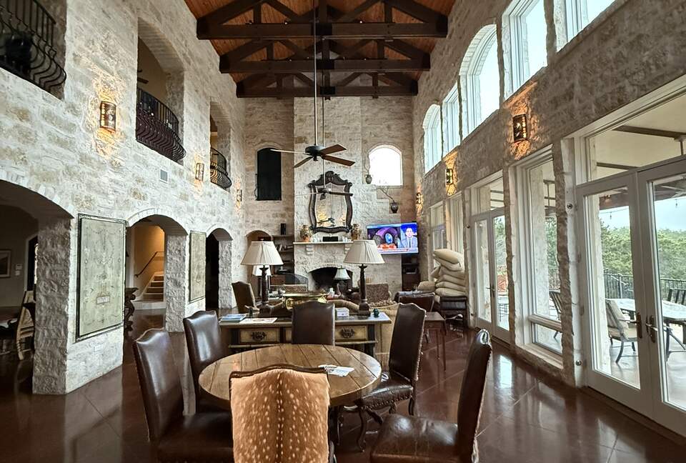 An Oasis of Style and Comfort on Lake Travis - Lago Vista, Texas