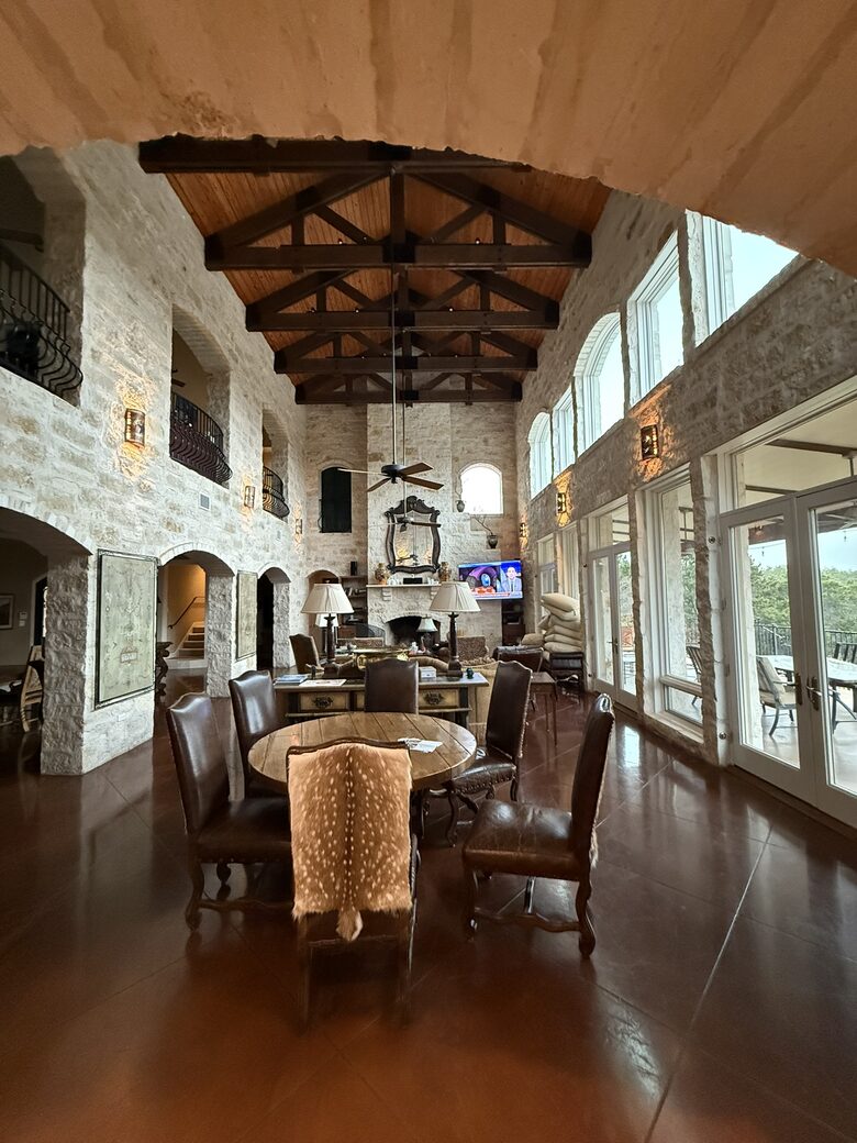 An Oasis of Style and Comfort on Lake Travis - Lago Vista, Texas