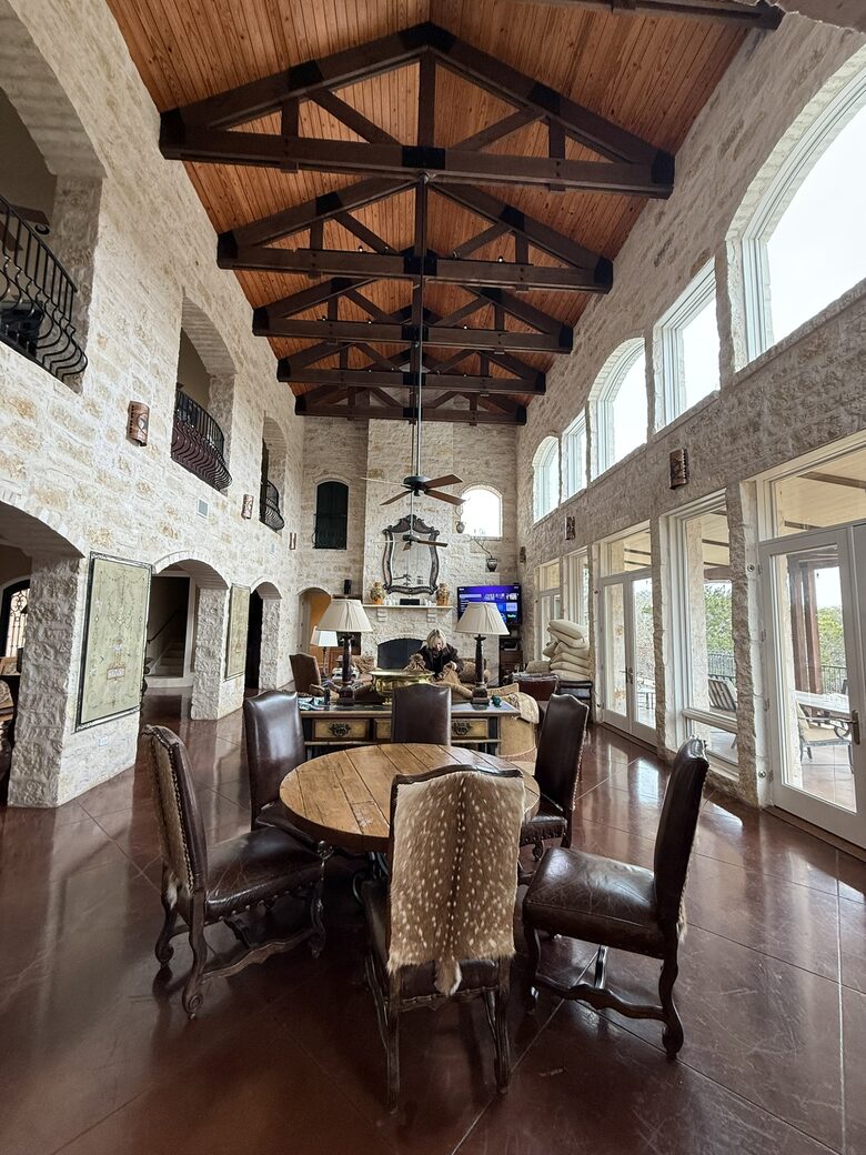 An Oasis of Style and Comfort on Lake Travis - Lago Vista, Texas
