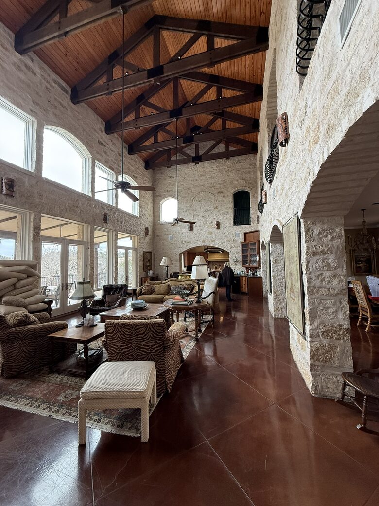 An Oasis of Style and Comfort on Lake Travis - Lago Vista, Texas