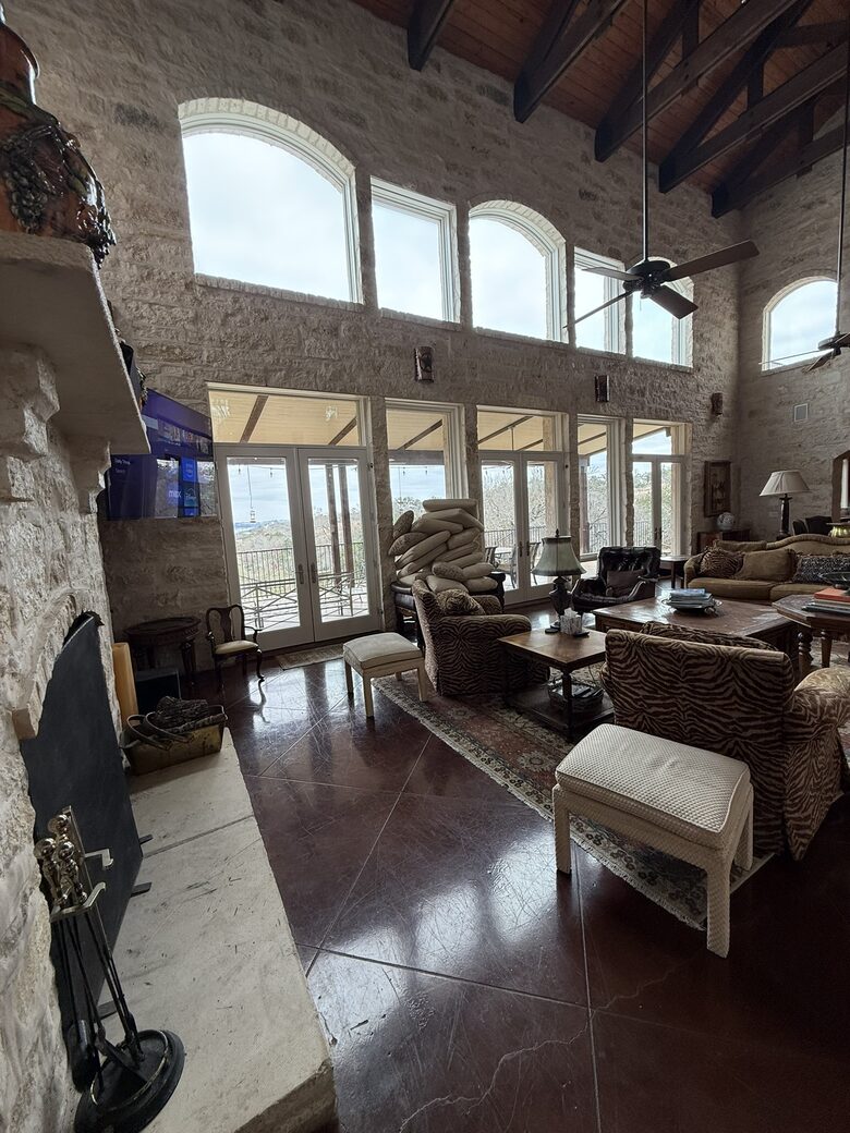 An Oasis of Style and Comfort on Lake Travis - Lago Vista, Texas