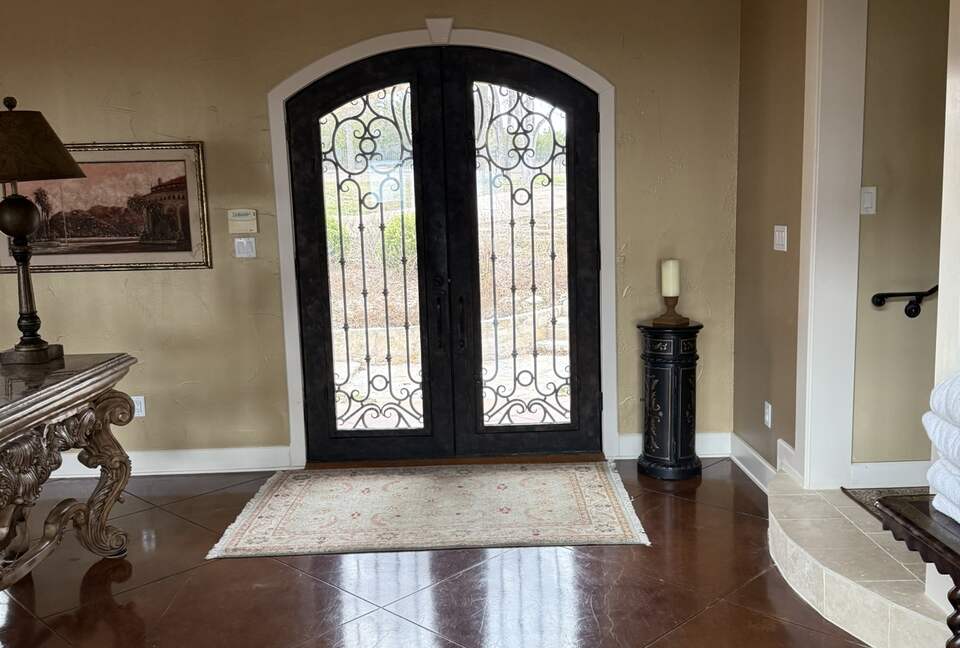 An Oasis of Style and Comfort on Lake Travis - Lago Vista, Texas