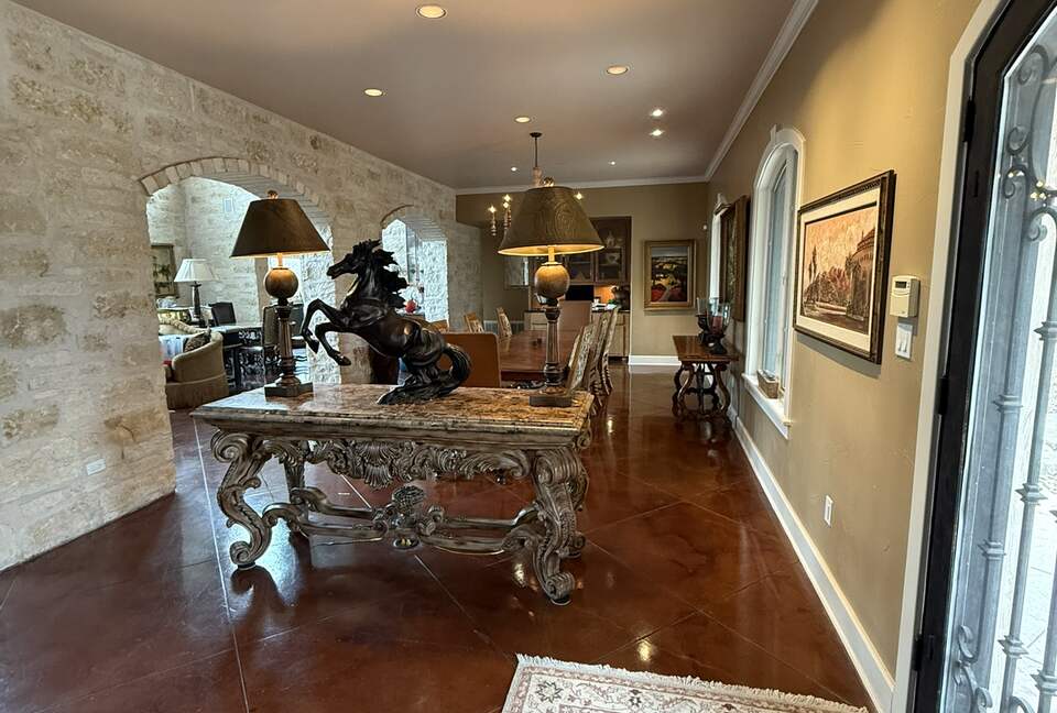 An Oasis of Style and Comfort on Lake Travis - Lago Vista, Texas