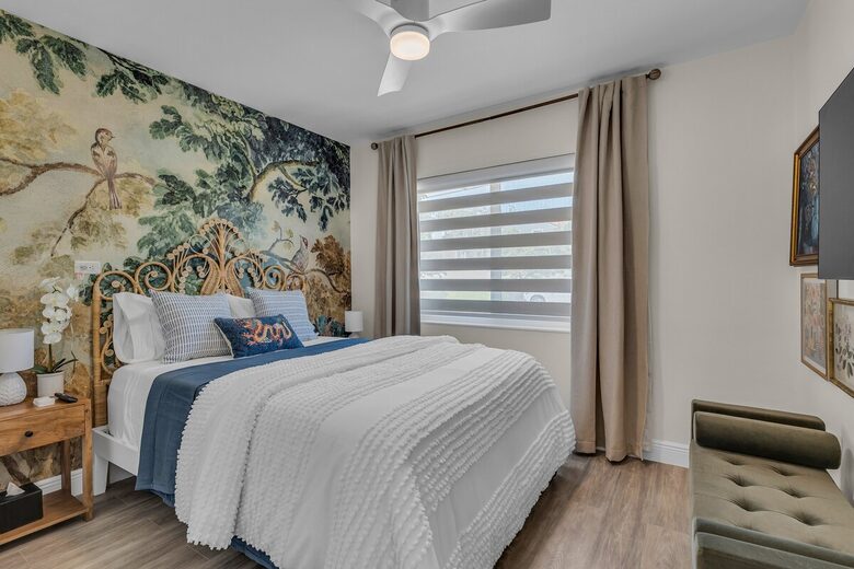 Hollywood Hideaway | Stylish Waterfront Escape Near the Beach - Hollywood, Florida