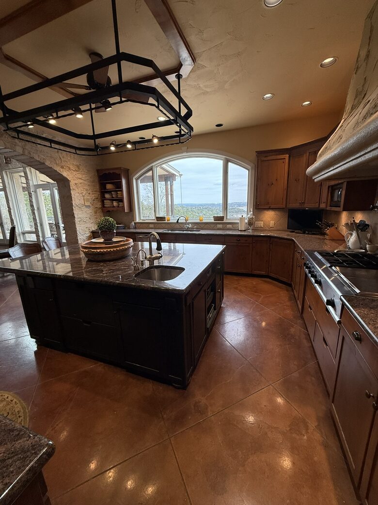 An Oasis of Style and Comfort on Lake Travis - Lago Vista, Texas