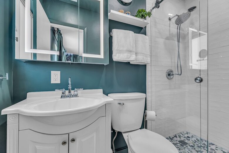 Hollywood Hideaway | Stylish Waterfront Escape Near the Beach - Hollywood, Florida