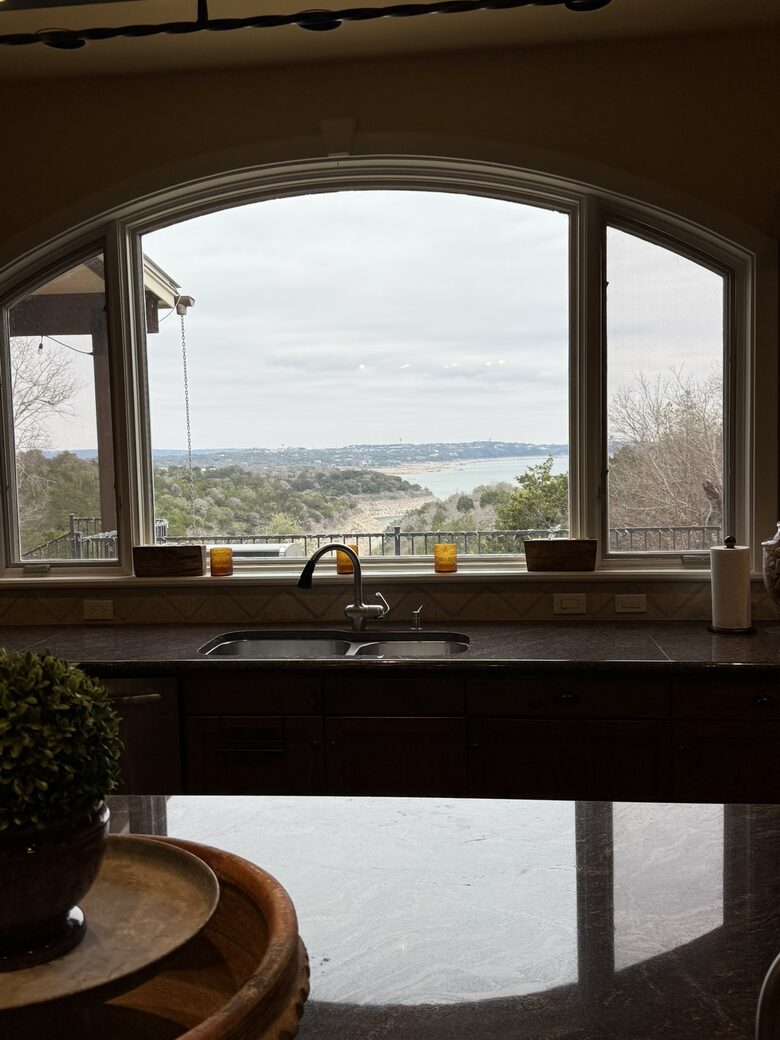 An Oasis of Style and Comfort on Lake Travis - Lago Vista, Texas