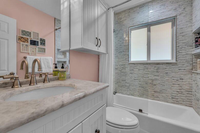 Hollywood Hideaway | Stylish Waterfront Escape Near the Beach - Hollywood, Florida