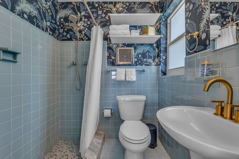 Hollywood Hideaway | Stylish Waterfront Escape Near the Beach - Hollywood, Florida
