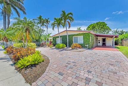 Hollywood Hideaway | Stylish Waterfront Escape Near the Beach - Hollywood, Florida