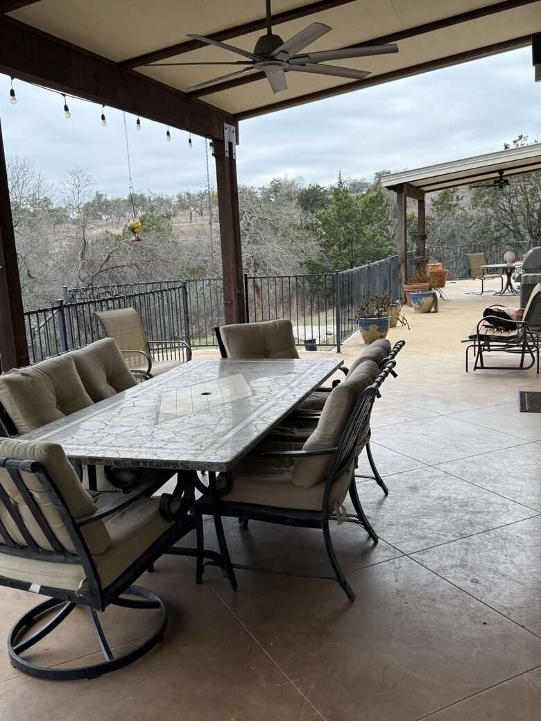 An Oasis of Style and Comfort on Lake Travis - Lago Vista, Texas