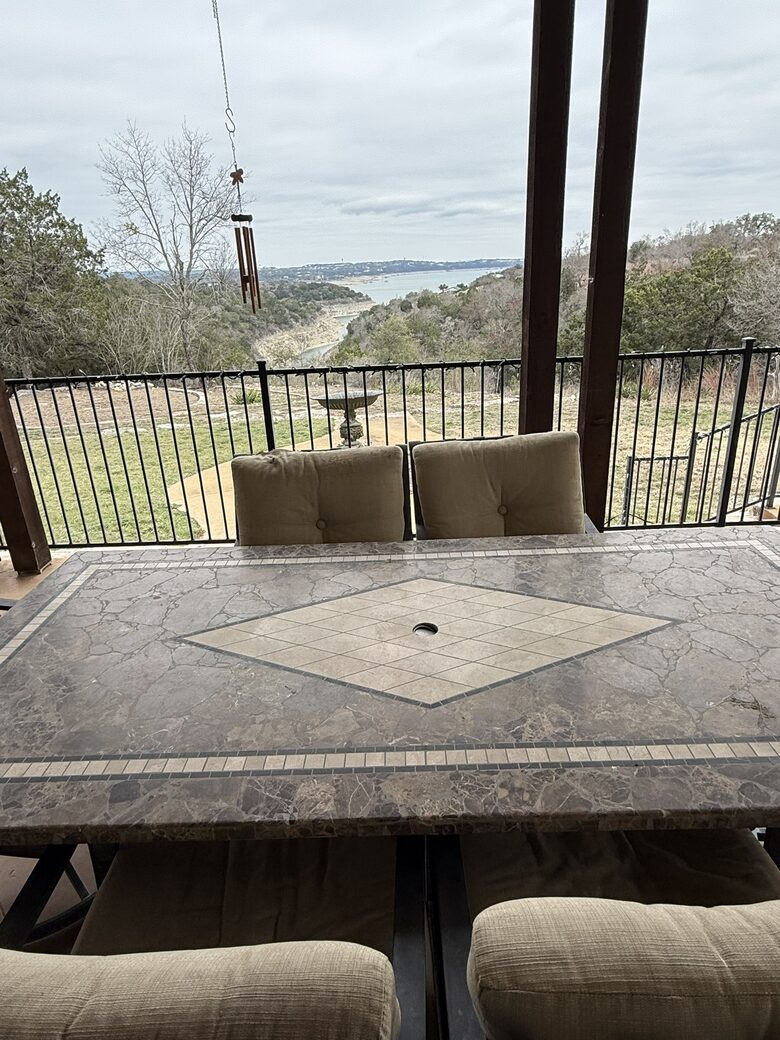 An Oasis of Style and Comfort on Lake Travis - Lago Vista, Texas