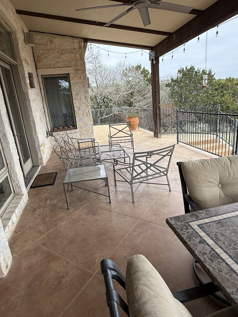 An Oasis of Style and Comfort on Lake Travis - Lago Vista, Texas