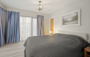 Principal bedroom