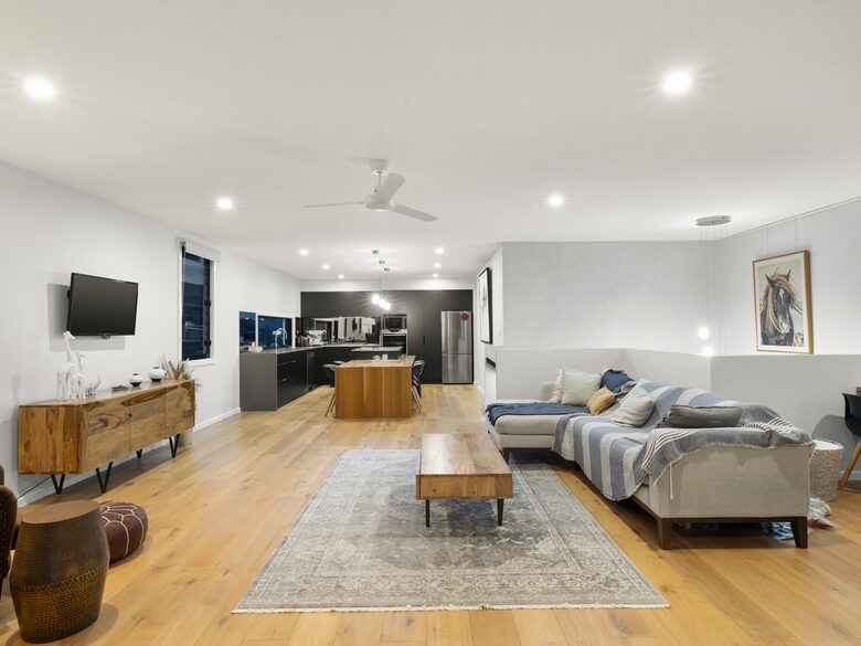 Stylish Two-Level Escape with Stunning Ocean Vistas - Woolgoolga, Australia
