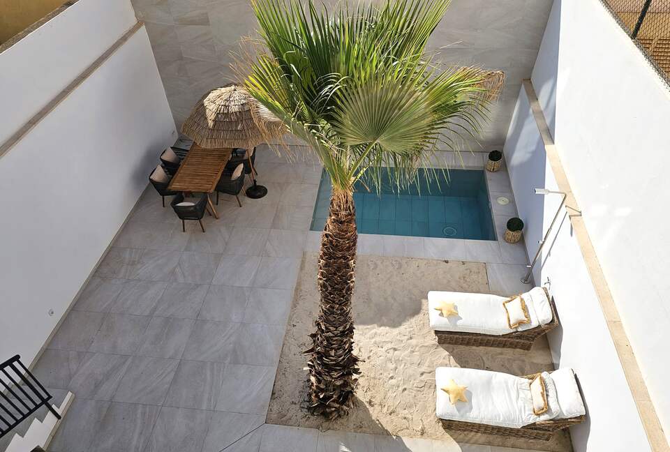 private pool area