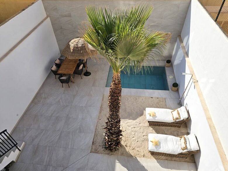private pool area