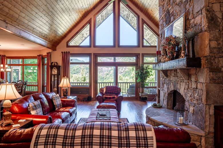 Alpine-Inspired Retreat with Panoramic Mountain Views - Tuckasegee, North Carolina