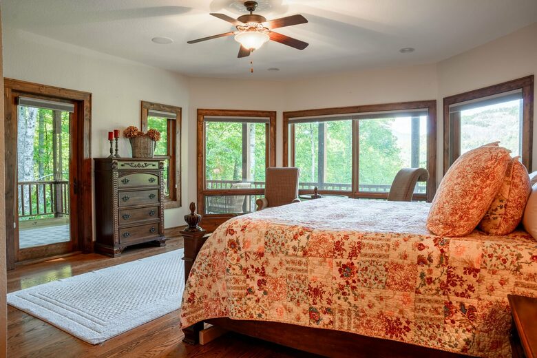 Alpine-Inspired Retreat with Panoramic Mountain Views - Tuckasegee, North Carolina
