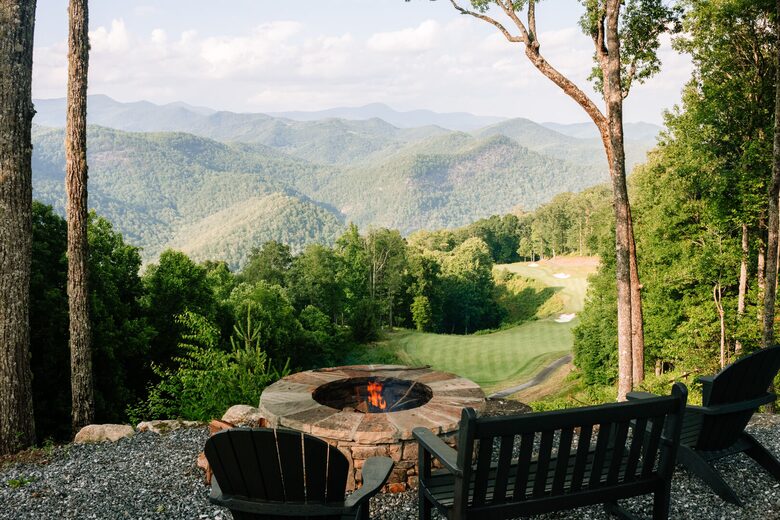 Alpine-Inspired Retreat with Panoramic Mountain Views - Tuckasegee, North Carolina