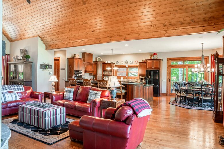 Alpine-Inspired Retreat with Panoramic Mountain Views - Tuckasegee, North Carolina