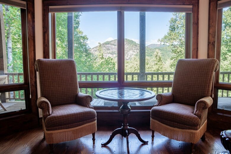 Alpine-Inspired Retreat with Panoramic Mountain Views - Tuckasegee, North Carolina