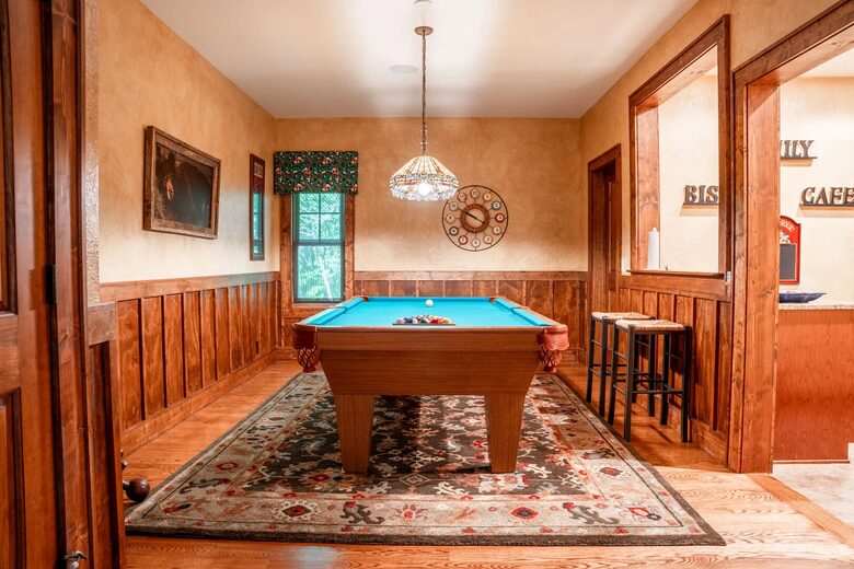 Alpine-Inspired Retreat with Panoramic Mountain Views - Tuckasegee, North Carolina