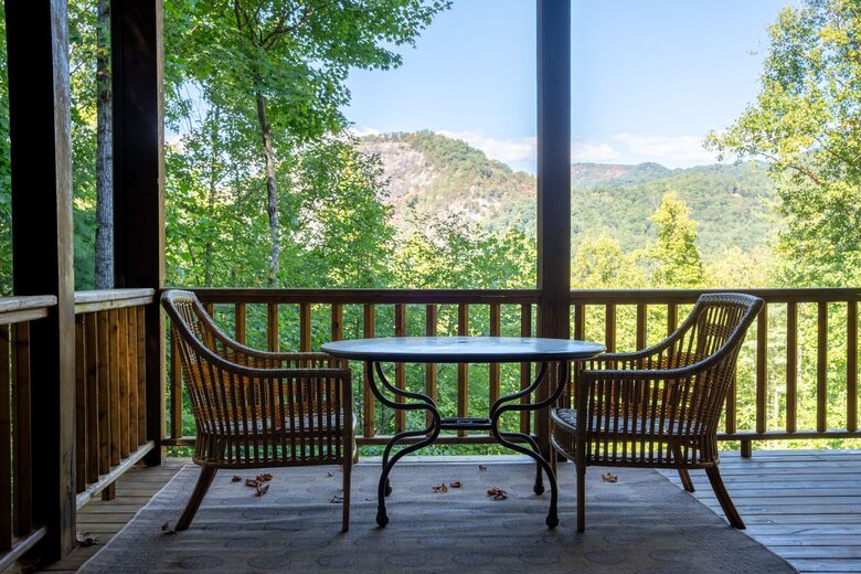 Alpine-Inspired Retreat with Panoramic Mountain Views - Tuckasegee, North Carolina