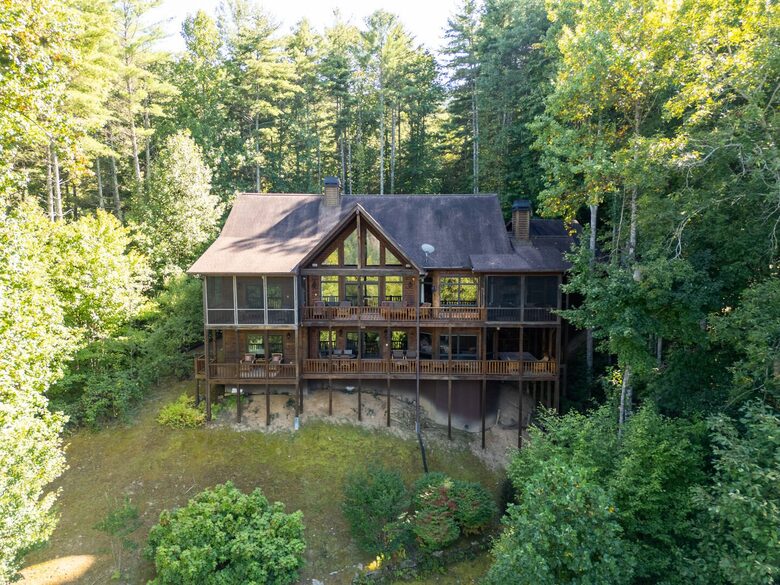 Alpine-Inspired Retreat with Panoramic Mountain Views - Tuckasegee, North Carolina