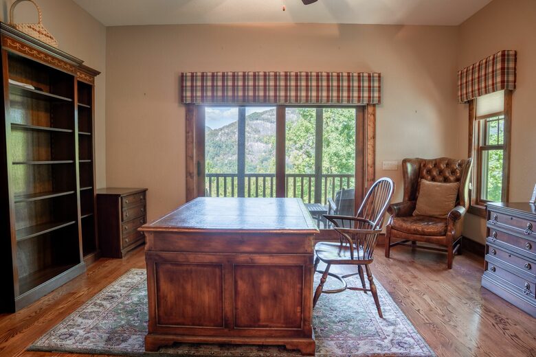 Alpine-Inspired Retreat with Panoramic Mountain Views - Tuckasegee, North Carolina