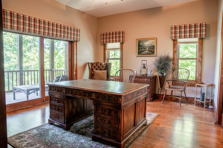 Alpine-Inspired Retreat with Panoramic Mountain Views - Tuckasegee, North Carolina