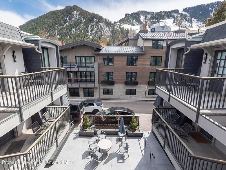 Sophisticated Aspen Retreat with Breathtaking Mountain Views - Aspen, Colorado