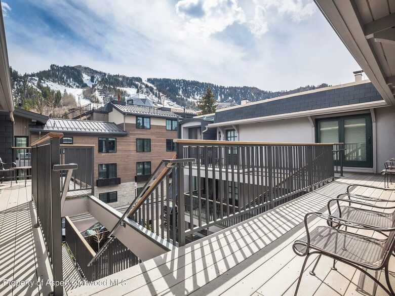 Sophisticated Aspen Retreat with Breathtaking Mountain Views - Aspen, Colorado