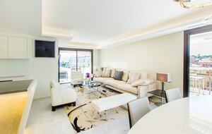 Cannes Croisette Penthouse - Cannes, France