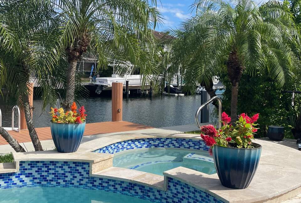 Hot tub and canal leading to Intracoastal Waterway