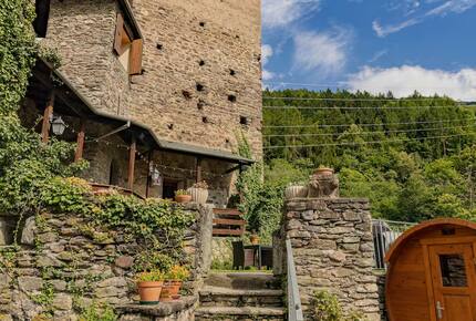 Château historique du XIe siècle | Château de Foppoli - Mazzo di Valtellina, Italie