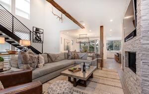 Modern Mountain Masterpiece in the Heart of Jackson