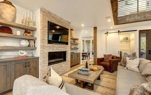 Modern Mountain Masterpiece in the Heart of Jackson
