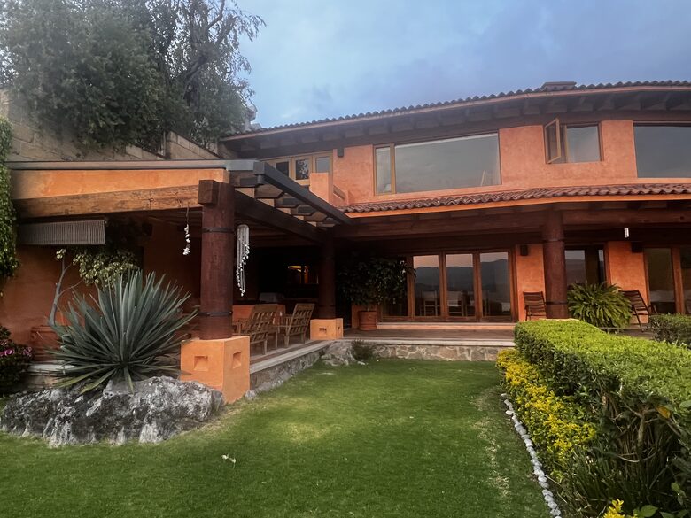 La Peña Rock House - Valle de Bravo, Mexico